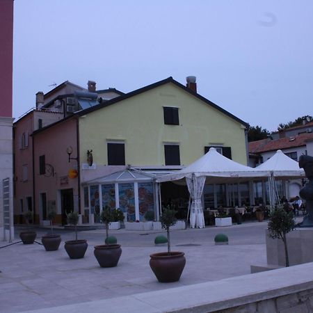 Apartments Tomato Novigrad Istria Eksteriør billede