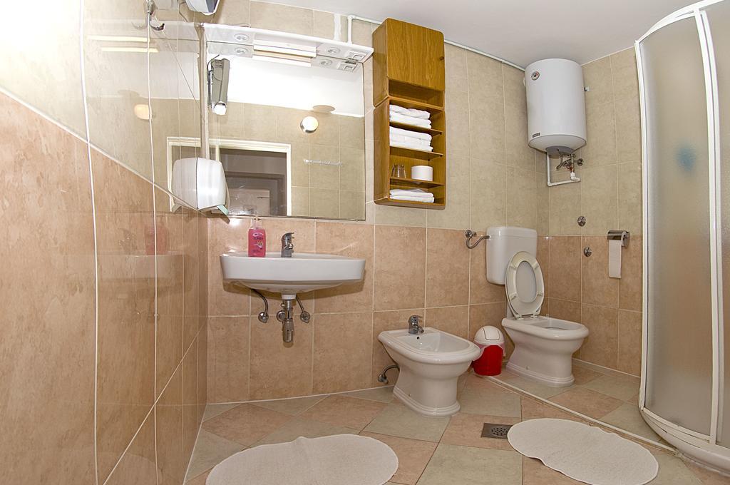 Apartments Tomato Novigrad Istria Eksteriør billede