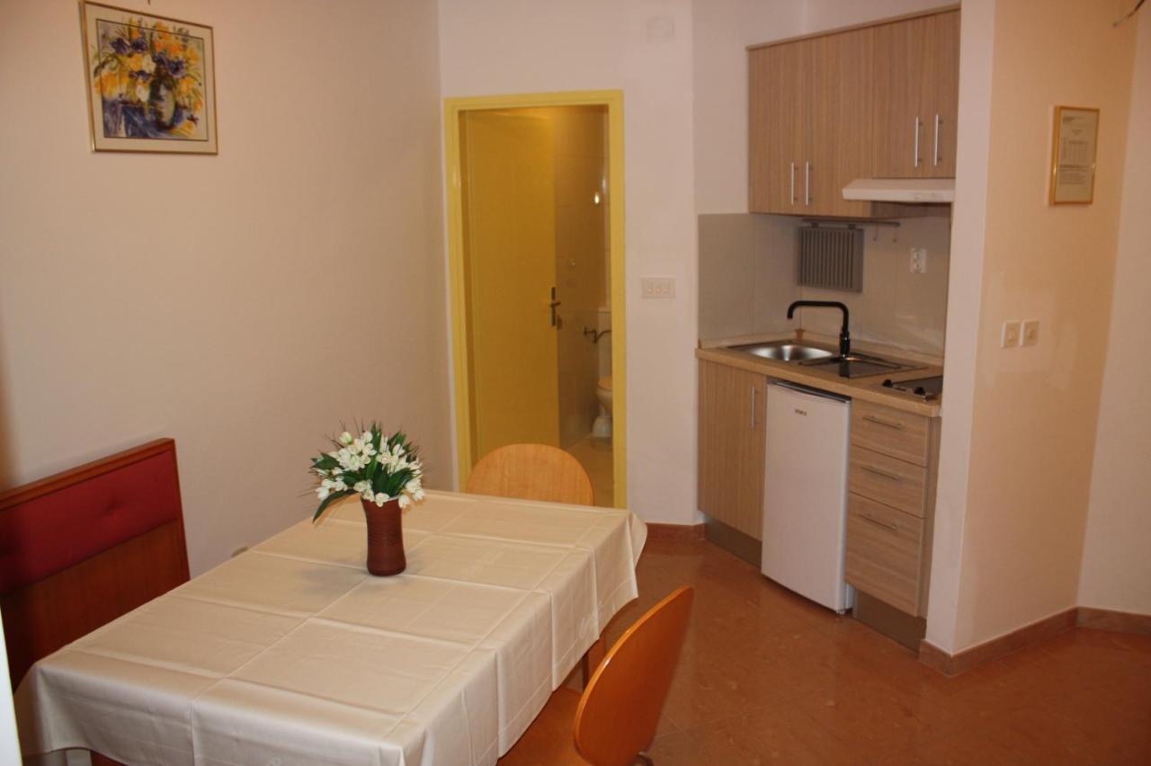 Apartments Tomato Novigrad Istria Eksteriør billede